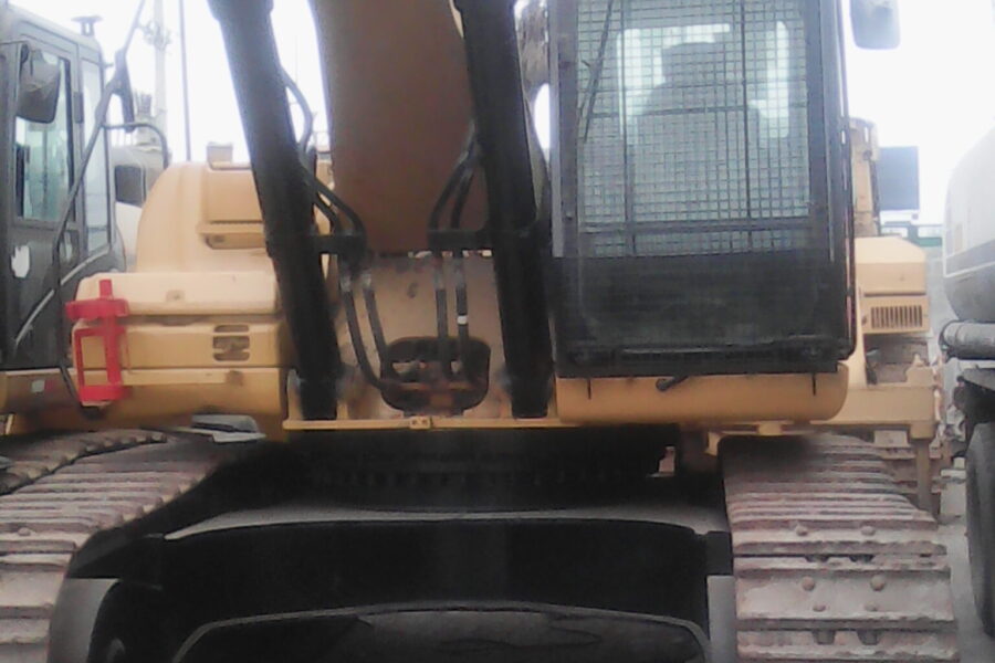 IMG 20171023 153352 scaled 900x600 - ALQUILER DE EXCAVADORA CAT 336DL | MOVIMIENTO DE TIERRA