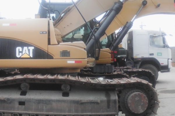 IMG 20171023 153553 600x400 - ALQUILER DE EXCAVADORA CAT 336DL | MOVIMIENTO DE TIERRA