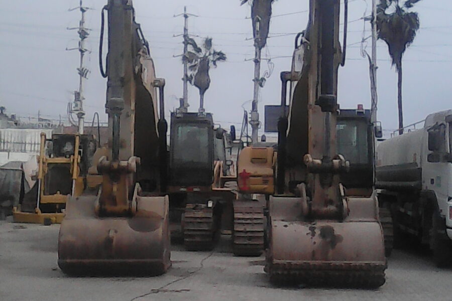 IMG 20171023 154216 scaled 900x600 - ALQUILER DE EXCAVADORA CAT 336DL | MOVIMIENTO DE TIERRA
